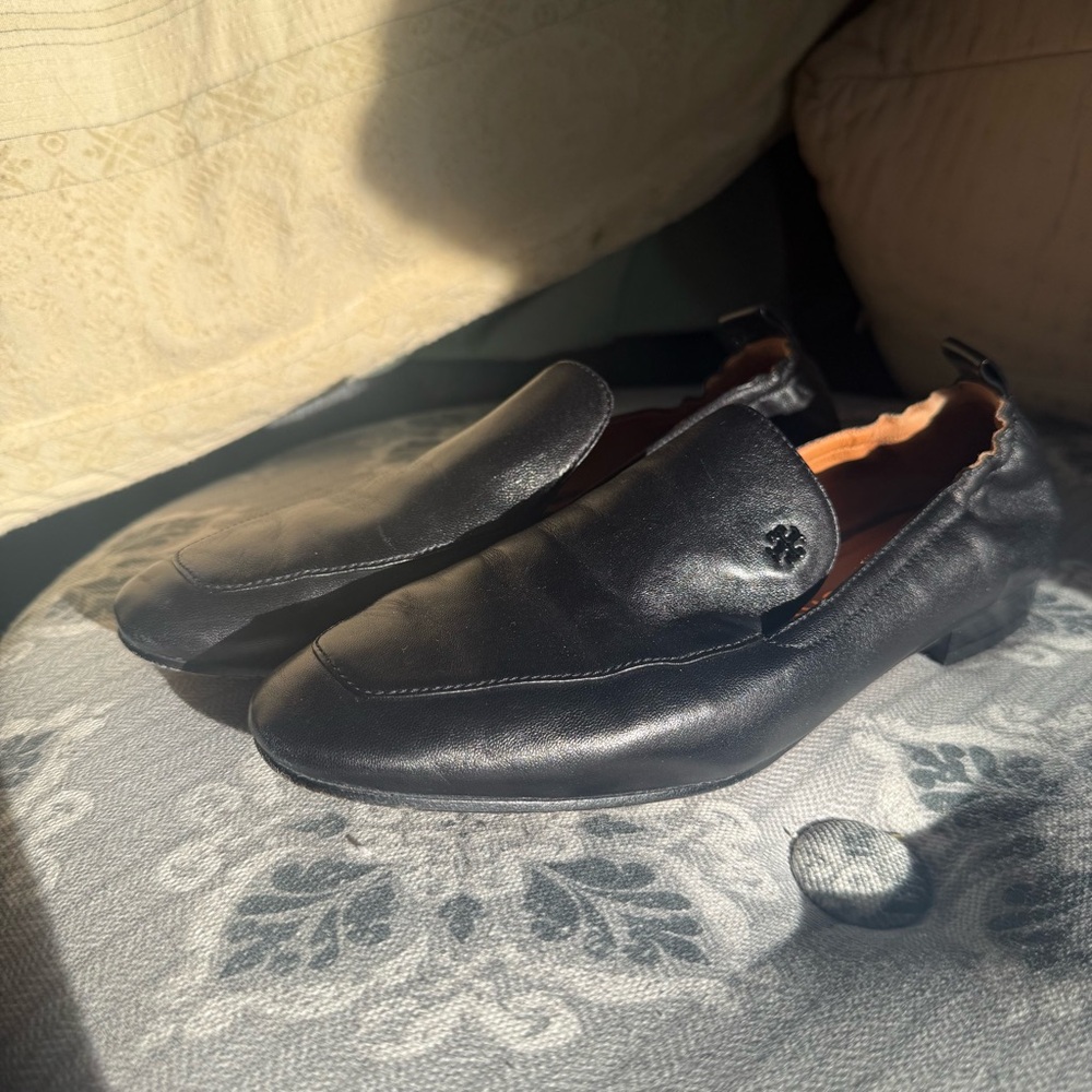 Tory Burch Black Leather Loafers Size 8